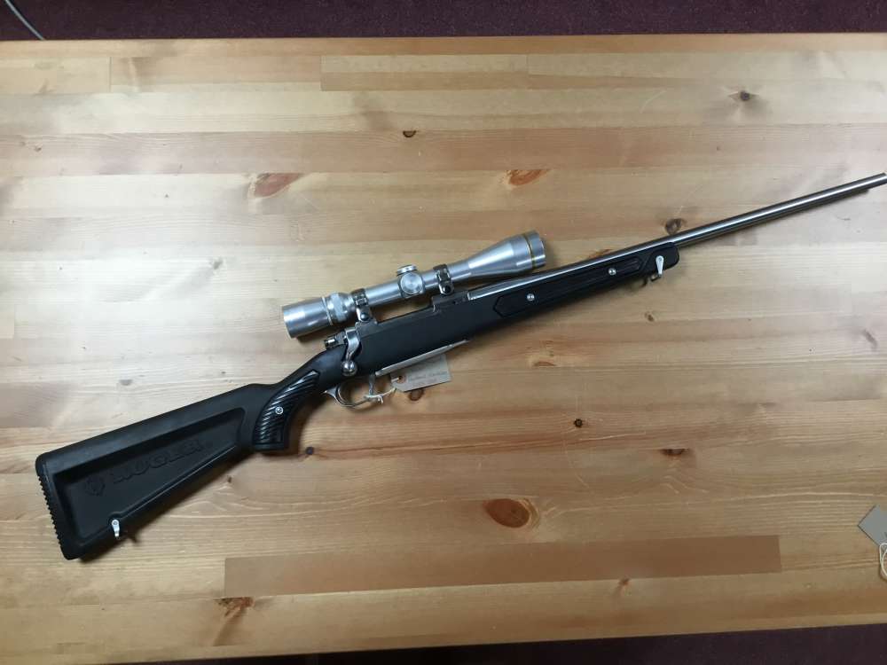 Ruger M77 rifle, .223 with Leopold scope