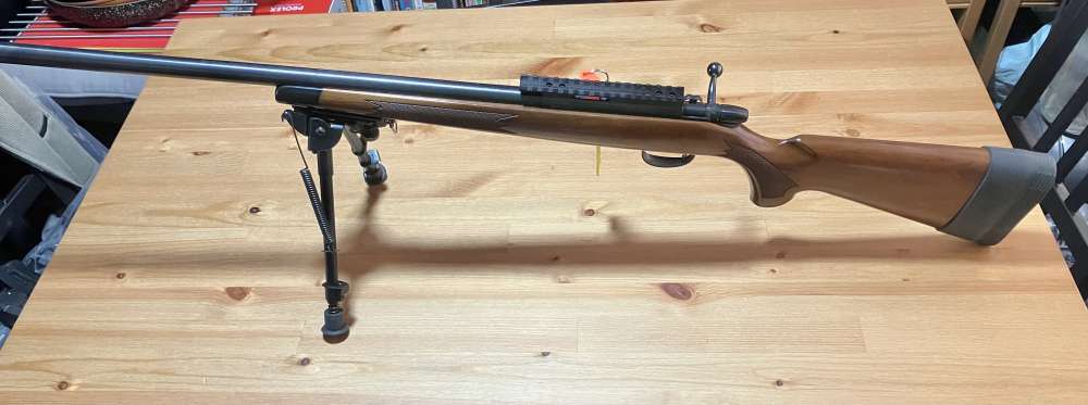 Remington 451T .22 Bolt Action Rifle. Bull-Barrel 