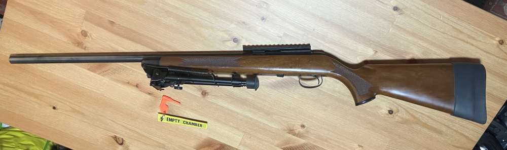 Remington 451T .22 Bolt Action Rifle. Bull-Barrel 