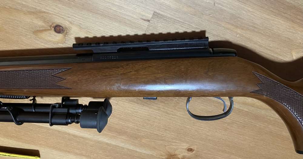 Remington 451T .22 Bolt Action Rifle. Bull-Barrel 